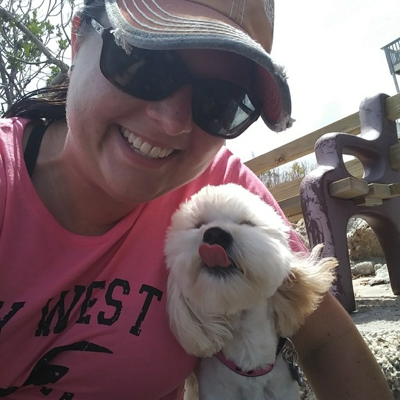 Meet your Posher, Christin - Picture 2 of 2